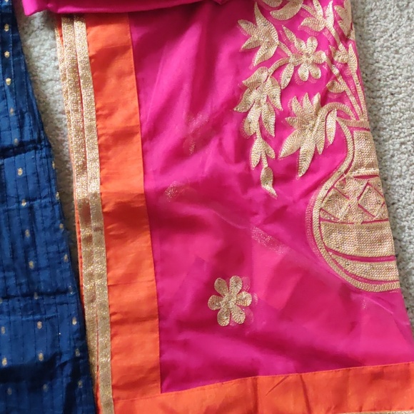 Suit - Picture 3 of 5